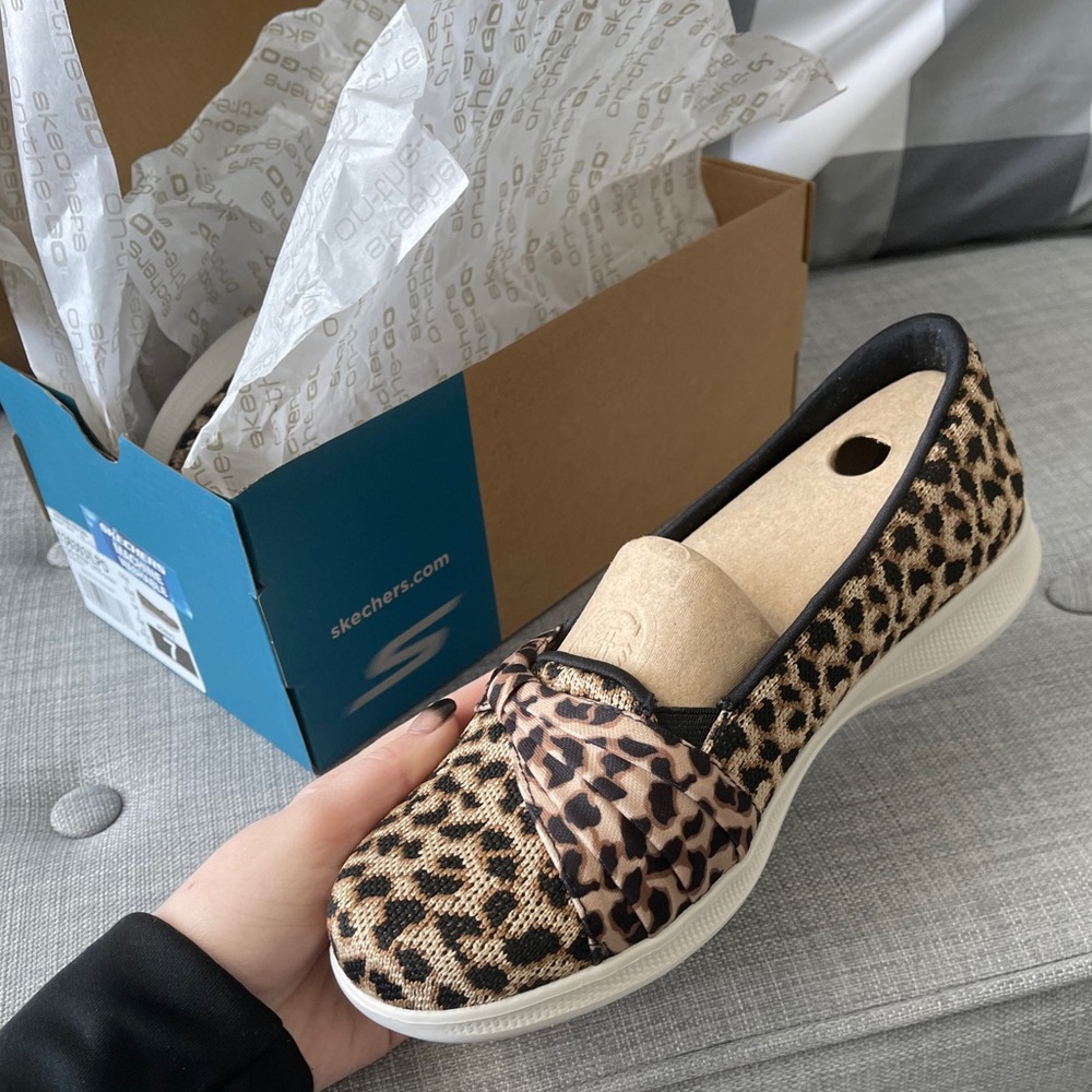 Skechers